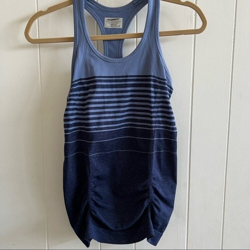 Athleta Contoured Racerback Workout Yoga  Tank Top